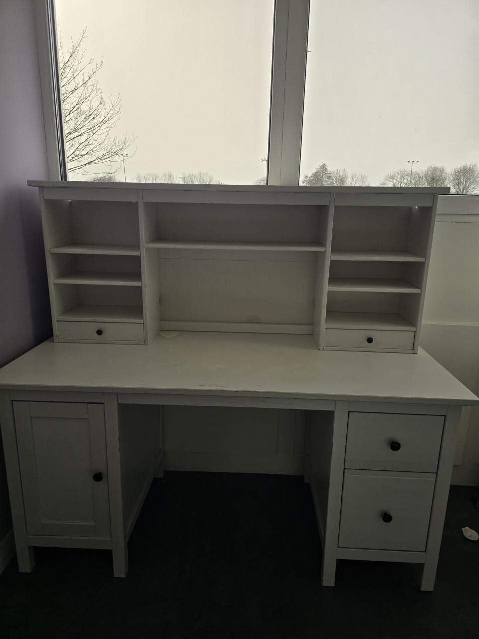 Groot ikea hemnes bureau met opzetstuk