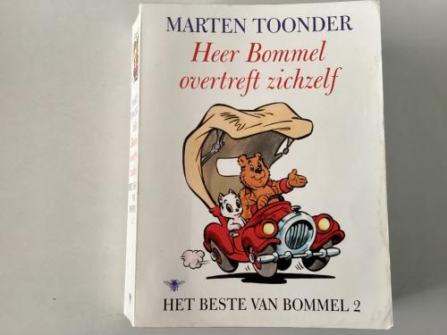 2 dikke stripboekjes van Marten Toonder. Heer Bommel overtreft zichzelf.