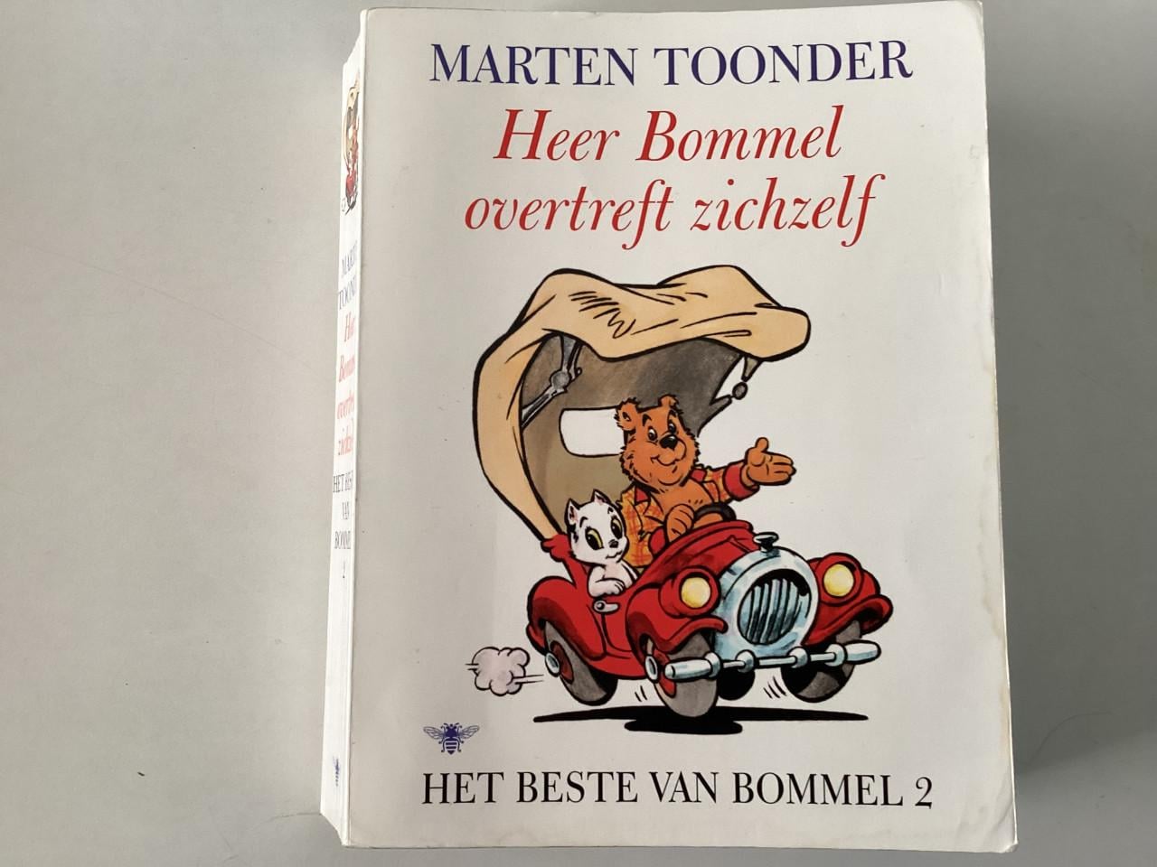 2 dikke stripboekjes van Marten Toonder. Heer Bommel overtreft zichzelf.