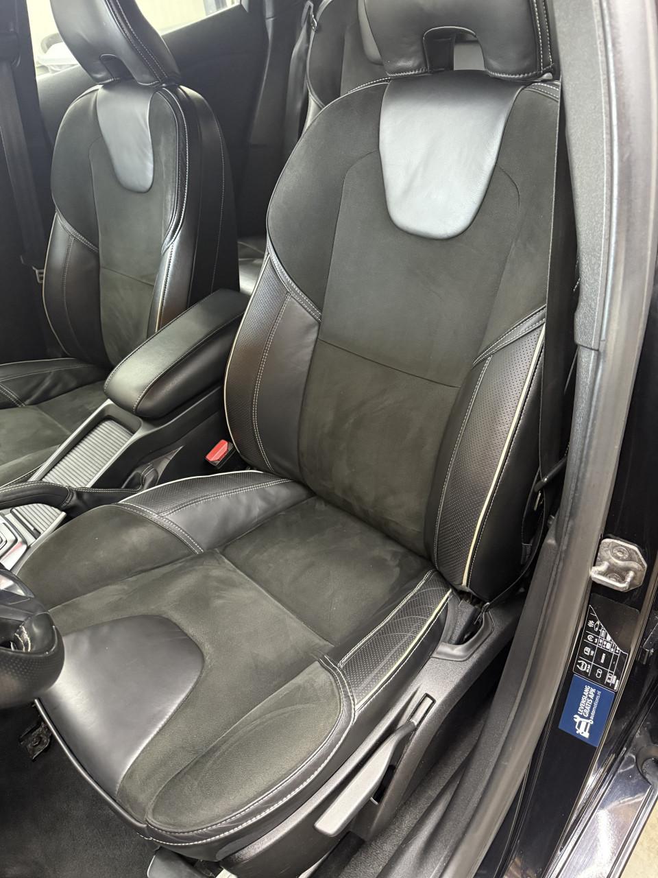 Volvo V40 2.0 D4 | 2014 model | 240 PK | Zwart R Design