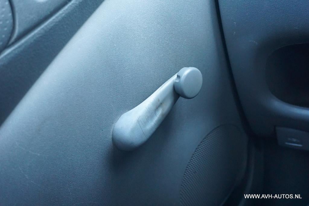 Toyota Yaris 1.0-16v vvt-i yorin