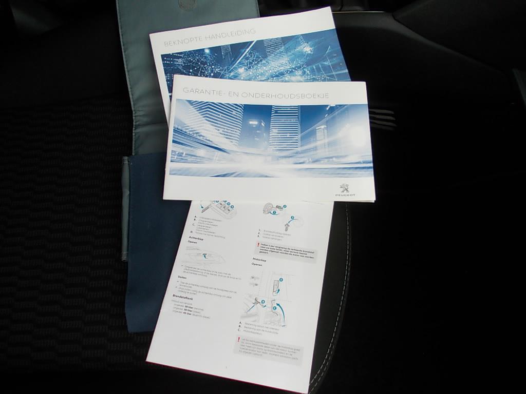 Peugeot 208 1.2 puretech 5-drs, airco, cr.contr., navi.