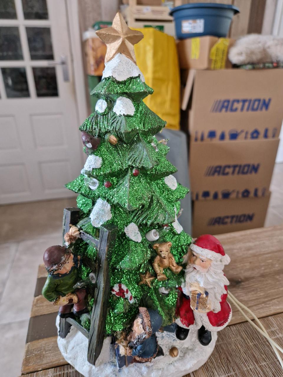 Steen Kerst boomje met verlichting