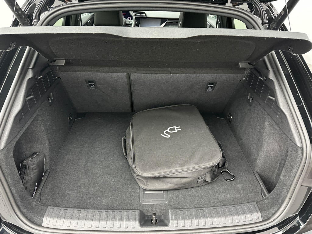 Audi A3 sportback 40 tfsi e s-line pano matrix camera acc lane