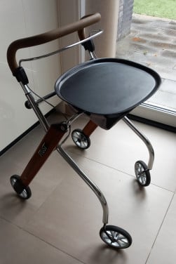 Z.g.a.n. lichtgewicht indoor rollator!