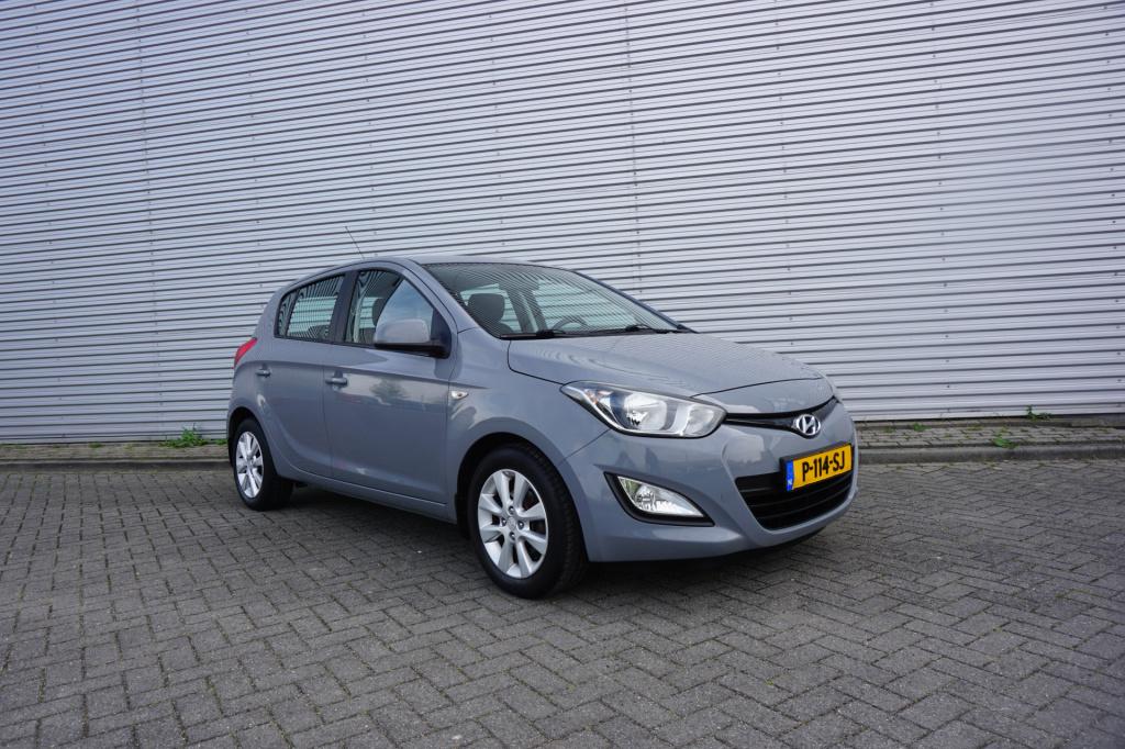 Hyundai I 20 1.2i i-drive airco / elektr. ramen / lm velgen / apk t/m 02-20