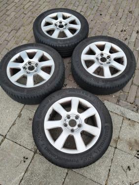 Continental Premium Contact 7 banden met velgen 205/55/R16