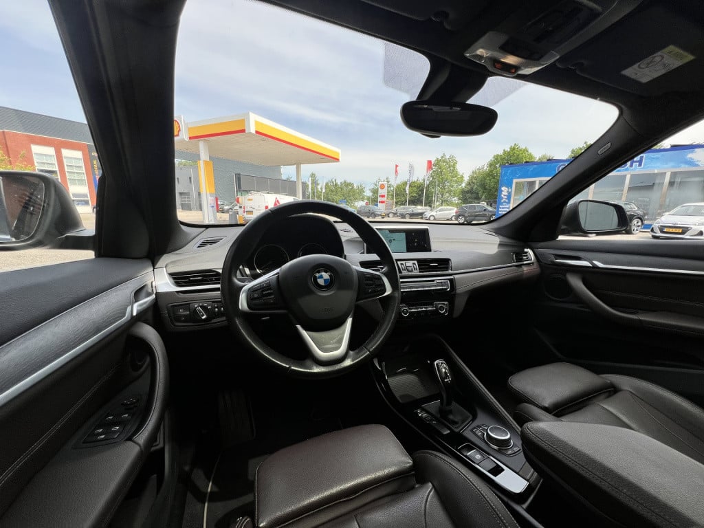 BMW X1 sdrive18i high executive - xline | leder | panorama | sportstoel | n