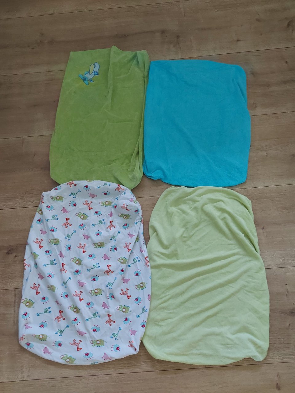 8 z.g.a.n. aankleedkussenhoezen ( €10,- )