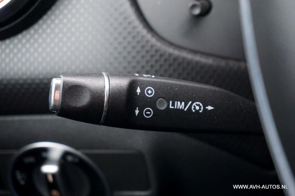 Mercedes-Benz A-Klasse 180 ambition automaat