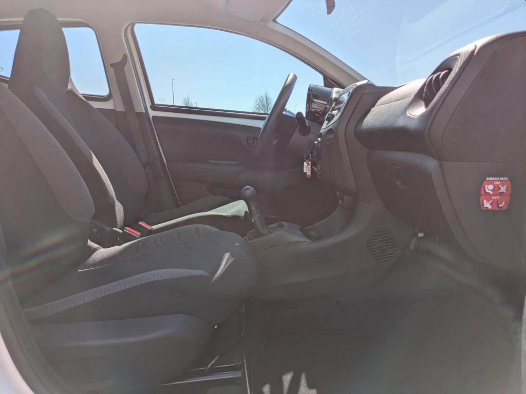 Toyota Aygo 1.0 vvt-i x-fun | 5 deurs | airco | bluetooth