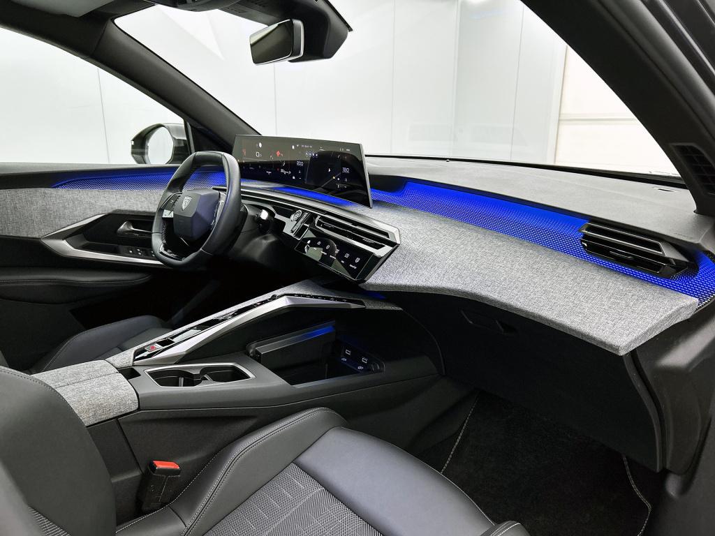 Peugeot 3008 1.2 hybrid 145 gt | rijklaar |
