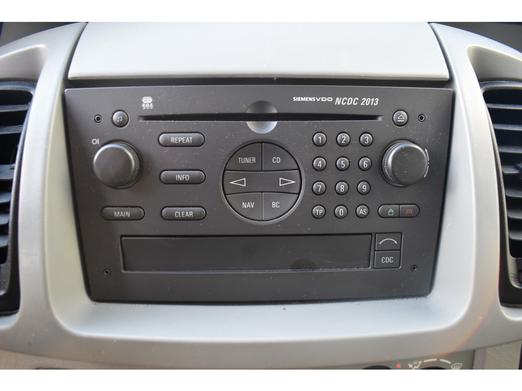 Opel Vivaro 2.5cdti | rolstoelbus | 9 persoons