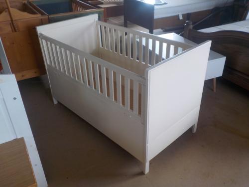 Peuterledikant wat ouder model in goede staat met bodem 130 x 70 cm