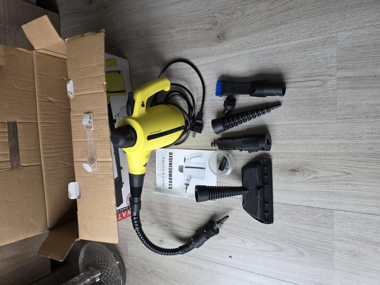 Stoomreiniger in goed staat en werkend in doos