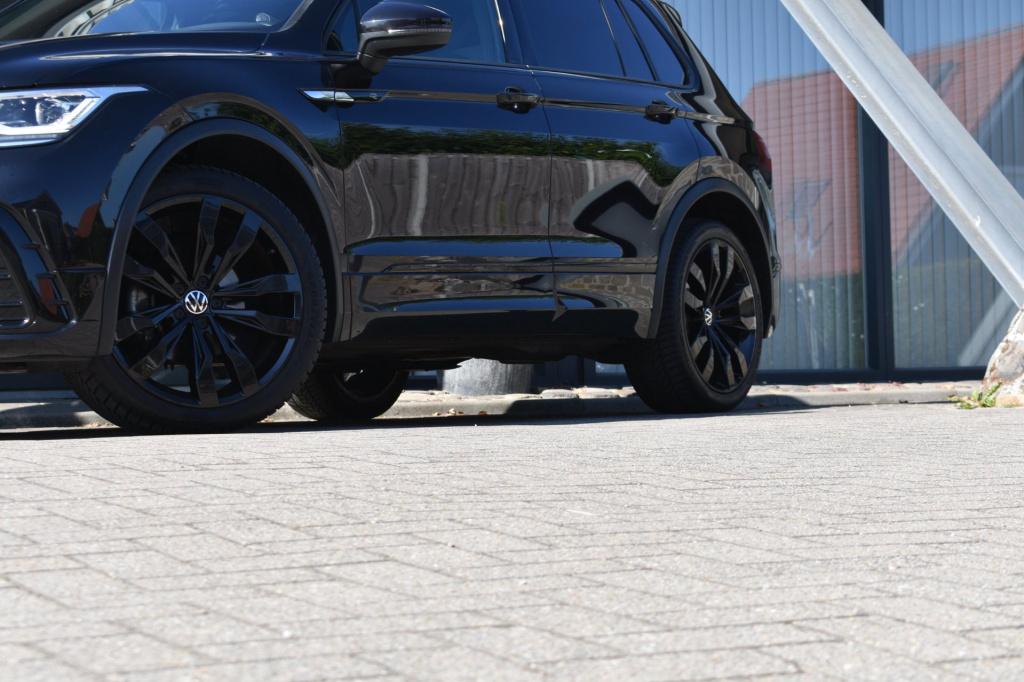 Volkswagen Tiguan 1.5 tsi r-line black style | iq.light | dealer ond. | pan