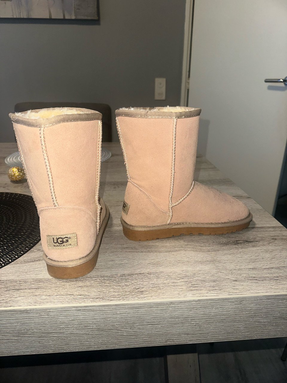 2x UGG maat 36