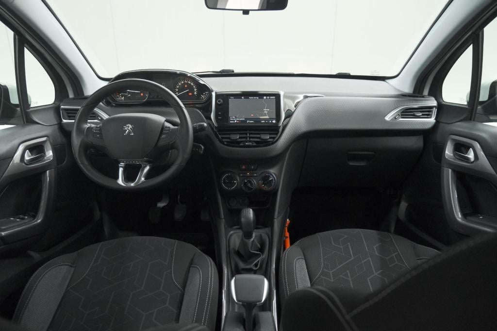 Peugeot 2008 puretech 110 blue lion | trekhaak | apple carplay | navigatie 