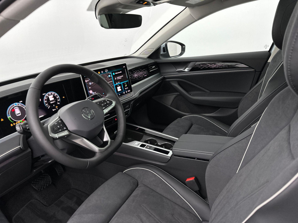 Volkswagen Passat variant elegance business 1.5 ehybrid 150 kw / 204 pk var