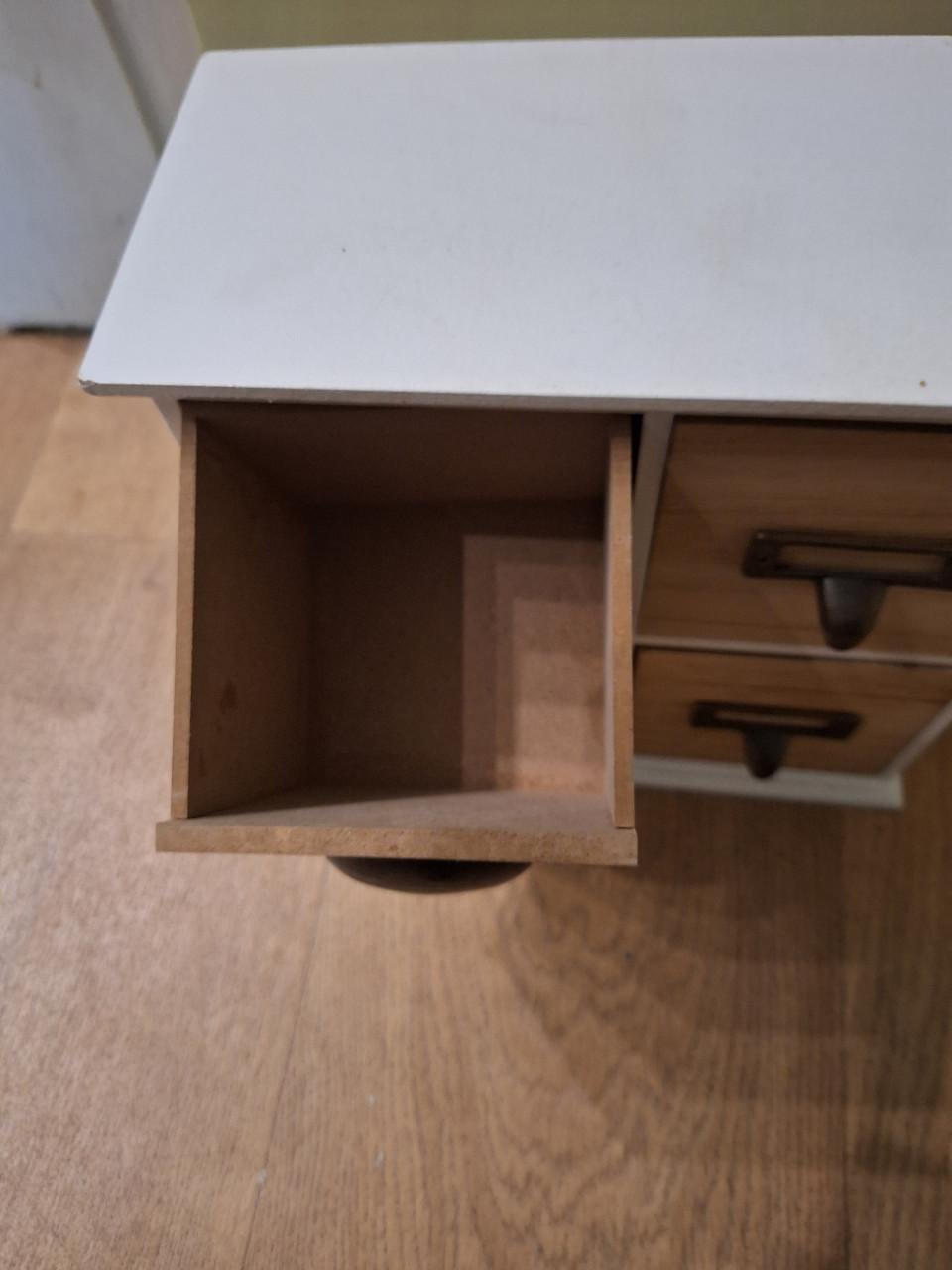 2 mini vakkenkastjes