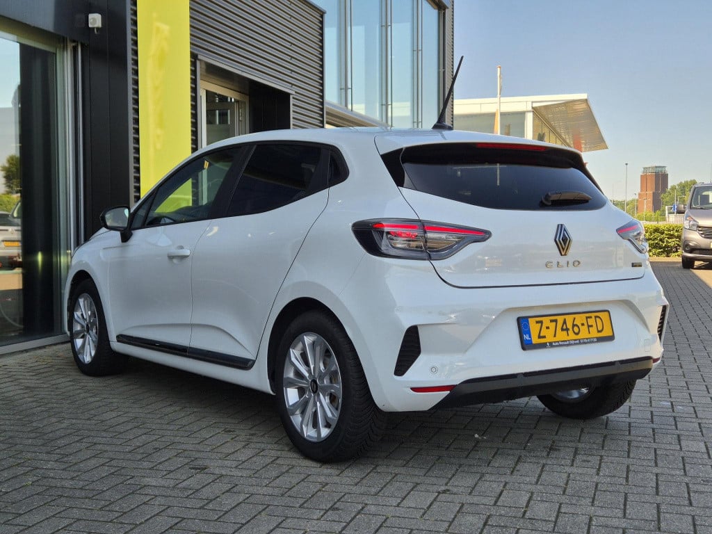 Renault Clio 1.6 e-tech full hybrid 145 evolution android/apple auto, camer