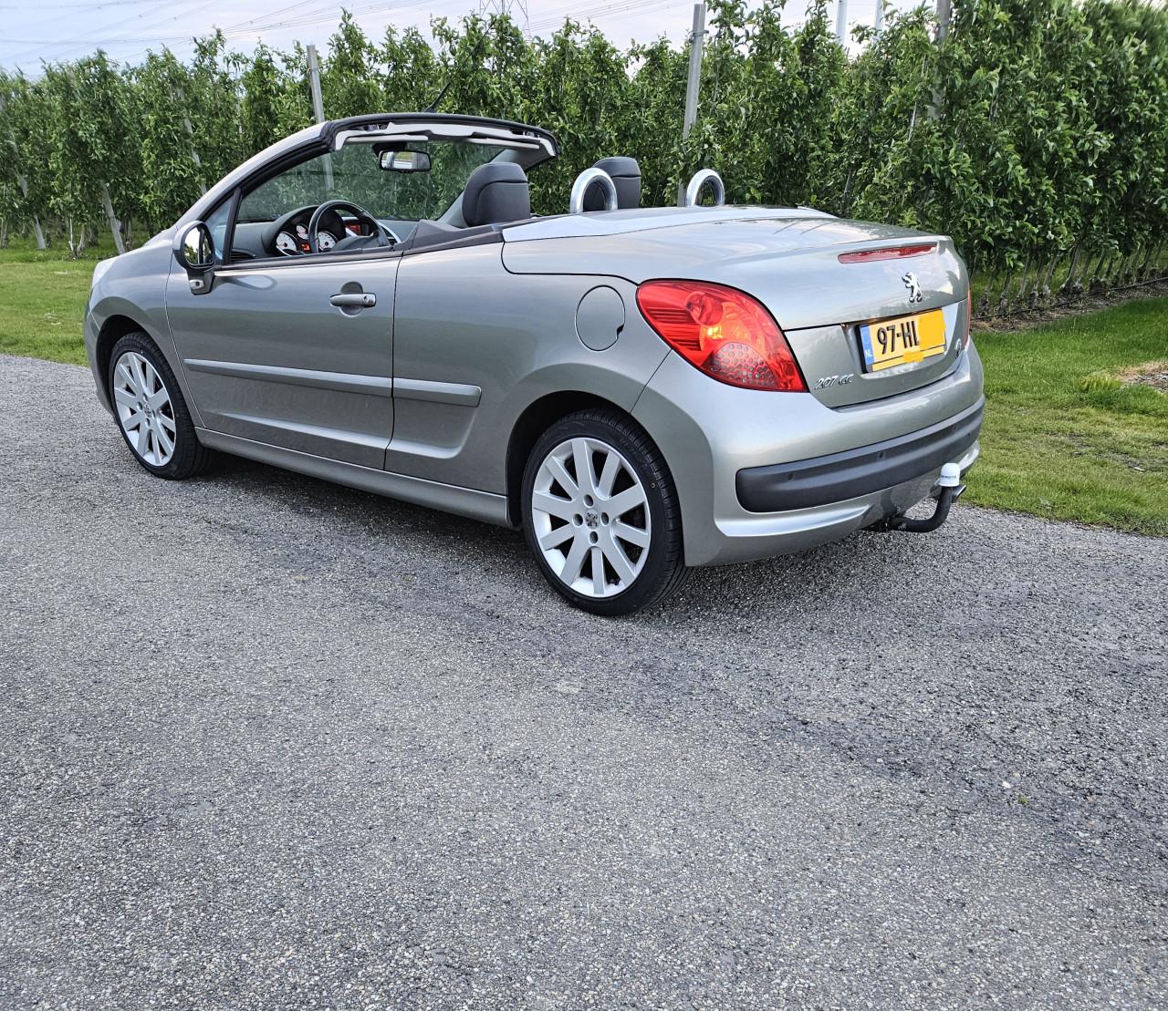 Mooie Peugeot 207cc Cabrio