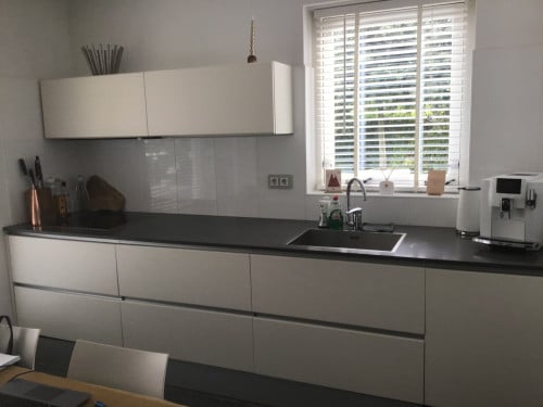 Mooie, greeploze keuken, bijna gratis op te halen