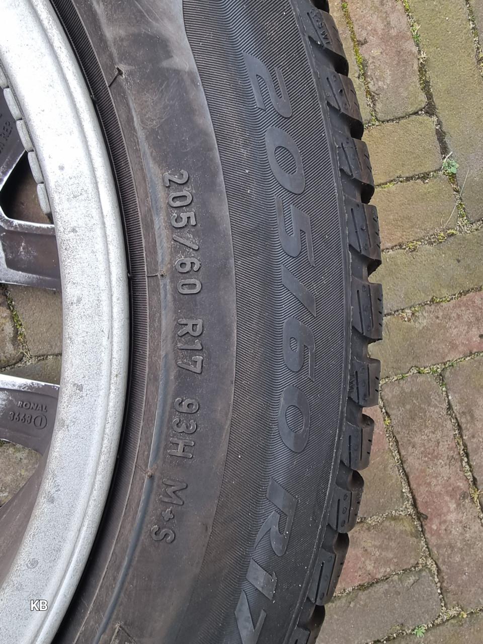 BMW X1 Winterset: Pirelli Sottozero 3 Winterbanden / Winter Tires op Origin