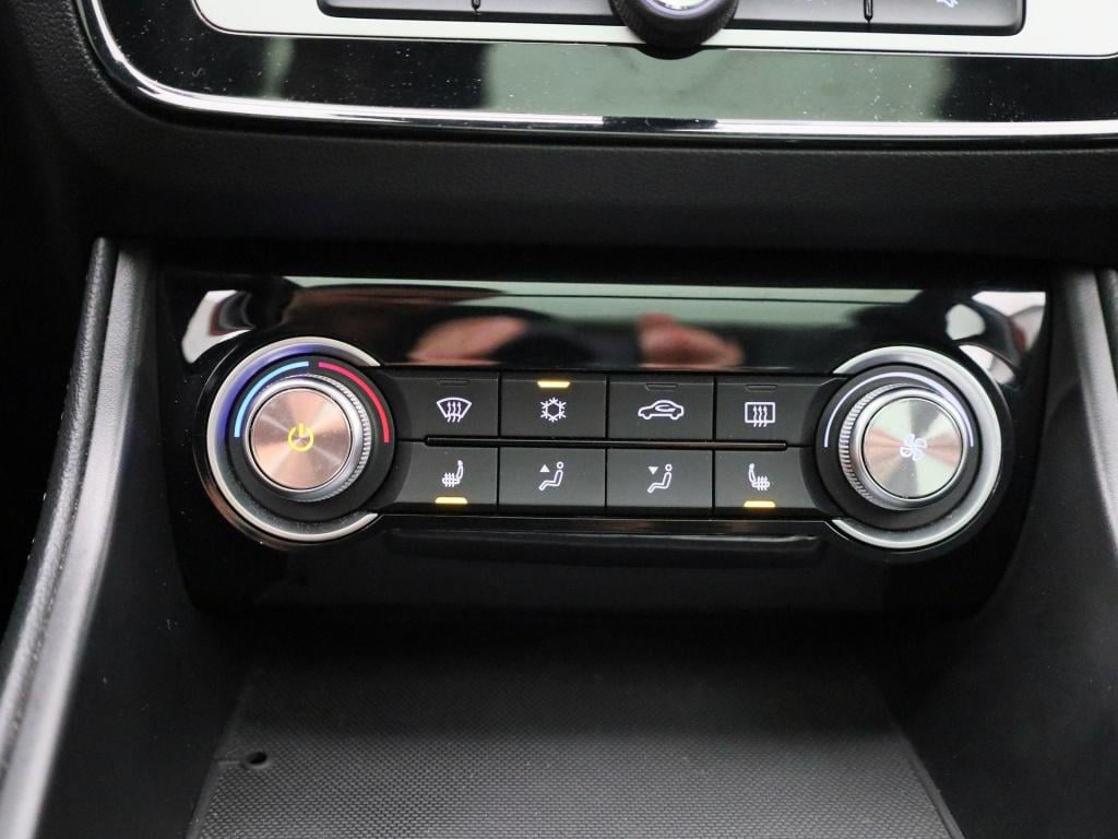 MG Zs Ev luxury 45 kwh | panoramadak | leder | apple carplay - android auto