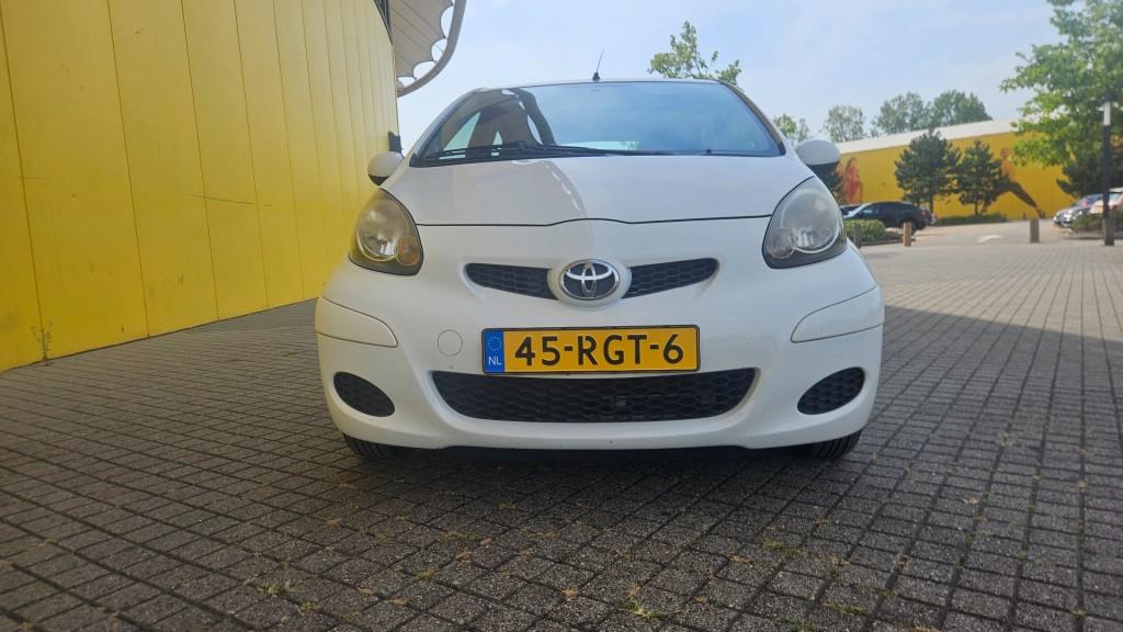 Toyota Aygo 1.0 comfort navigator / nl auto / nap