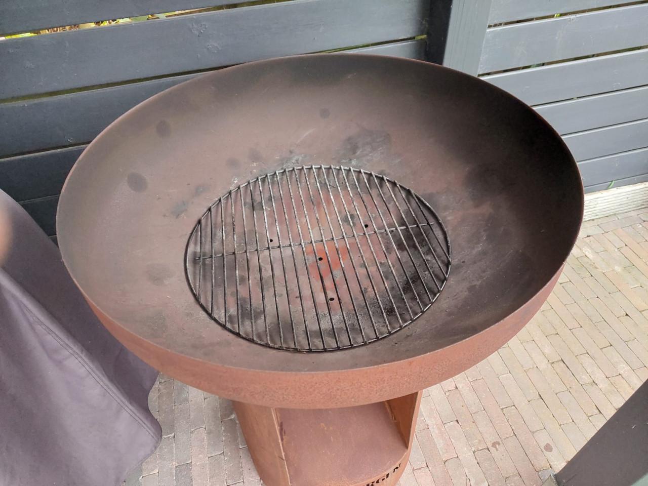 Bon Feu buitenkeuken/bbq. Speciale editie van Grimbergen