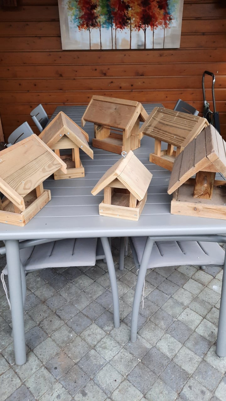 Voederhuisjes nieuw 6 stuks voor 15 euro