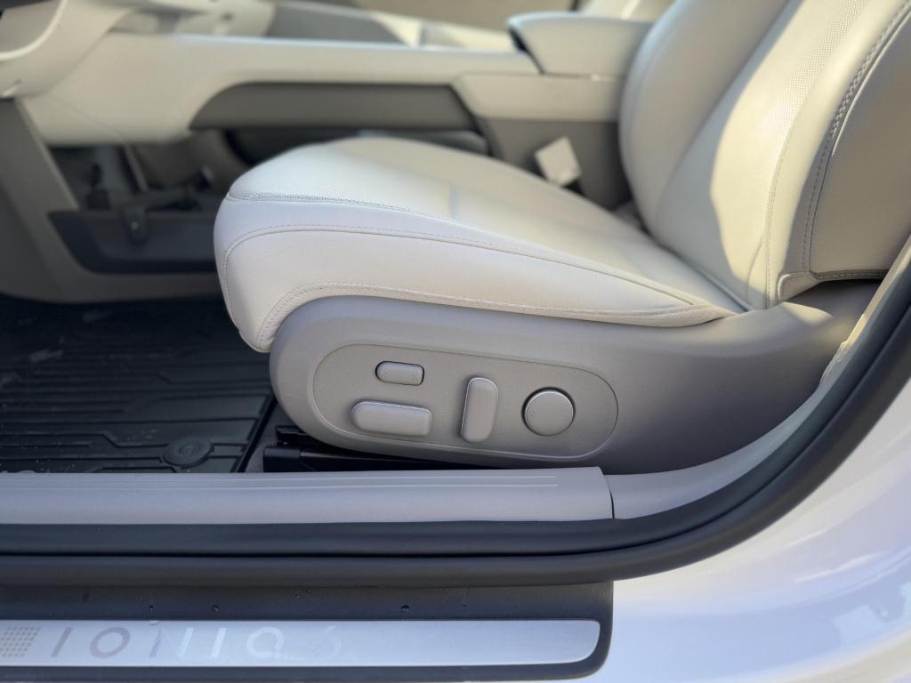 Hyundai Ioniq 6 lounge 77.4 kwh soh 97% + camera buitenspiegels!