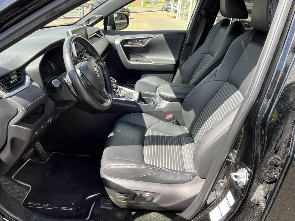 Toyota Rav4 | net binnen | 2.5 hybrid awd black edition.