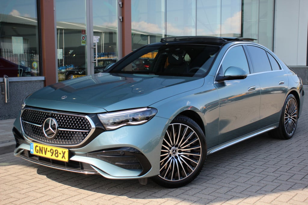 Mercedes-Benz E-Klasse 300 e amg line | superscreen | pano | burmester | 36