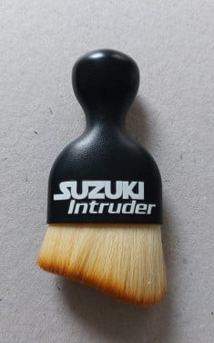 Suzuki Intruder Dashboard Borsteltje