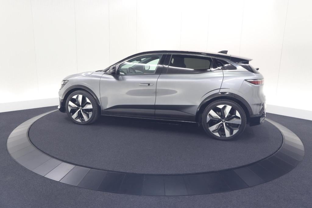 Renault Megane E-tech ev60 optimum charge techno | 95,6% soh | 1 fase | cam