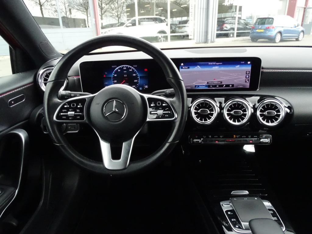 Mercedes-Benz A-Klasse 200 business solution plus upgrade | camera | led | 