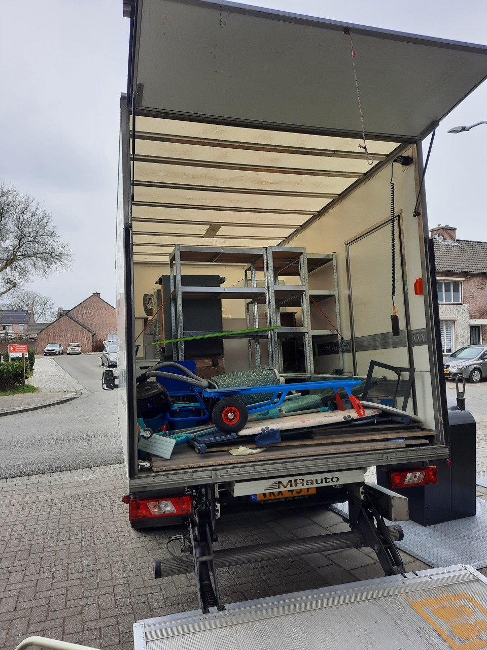 Betrouwbare Verhuis hulp! verhuizingen. Hulp Nodig Met Verhuizen?