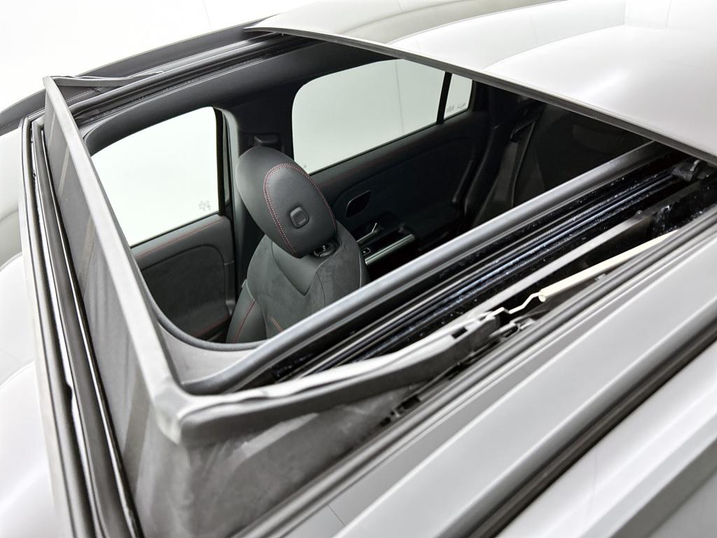 Mercedes-Benz Eqa 250+ business solution amg 71 kwh | nightpakket | panoram