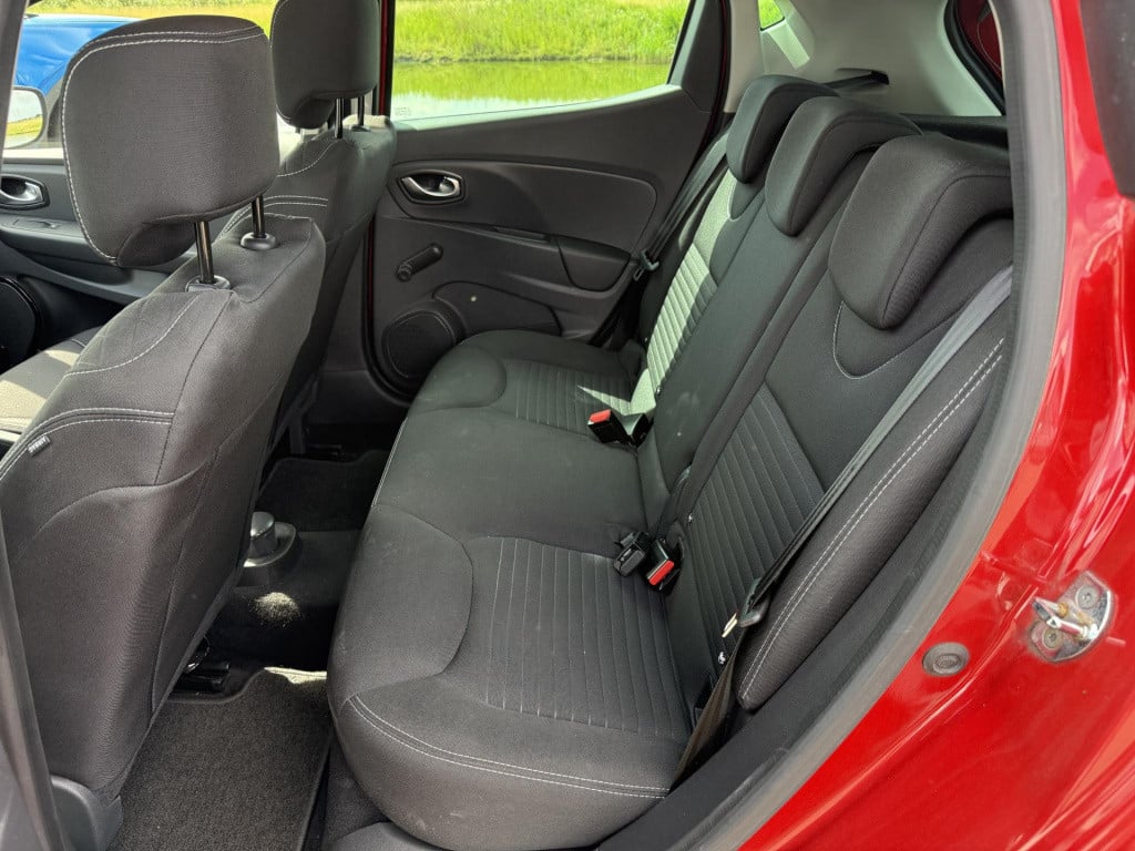 Renault Clio 0.9 tce limited cruise control | parkeersensoren | ac | dab | 