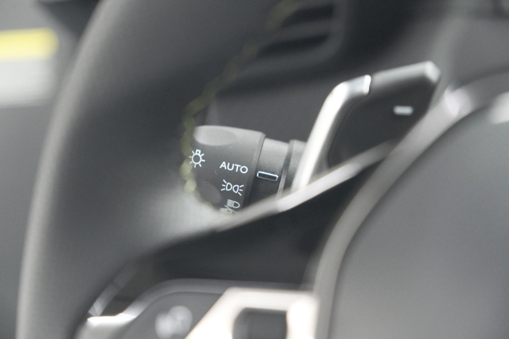 Peugeot 2008 puretech 130 eat8 gt | 360 camera | stoelmassage | adaptieve c
