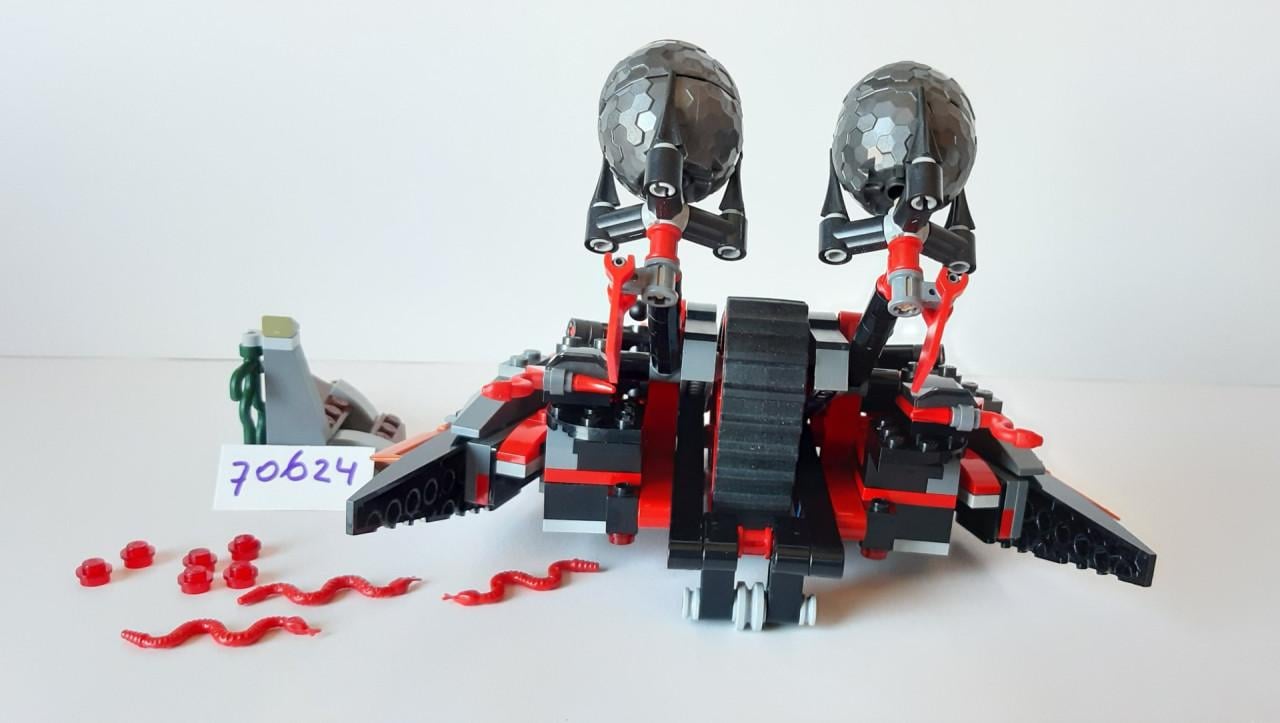 LEGO NINJAGO 70624:  Vermillion Invasievoertuig