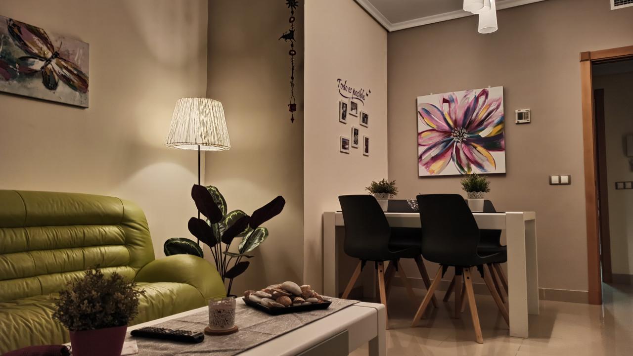 Geniet van een fabuleus uitzicht vanaf uw balkon in de zon.