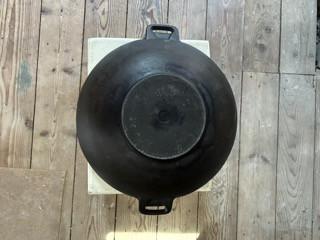 Gietijzeren wok
