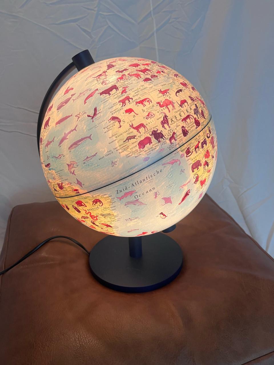 Stella Nova dieren wereldbol verlicht!