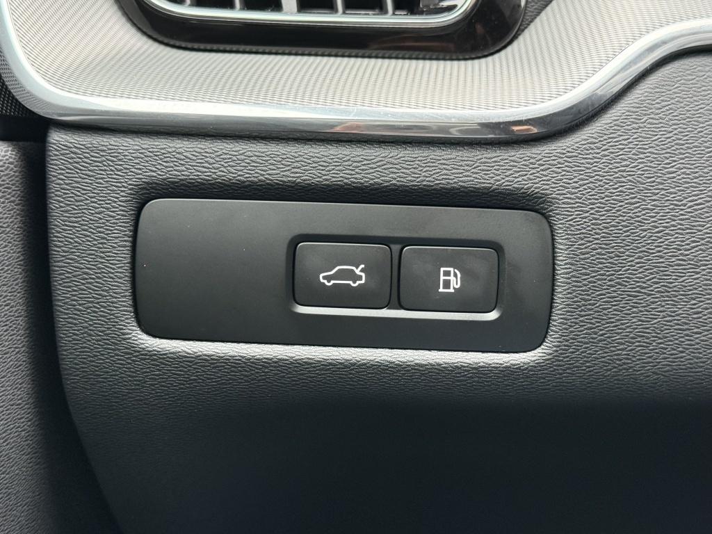 Volvo XC60 t6 398pk recharge ultra black edition| luchtvering| panodak| 360