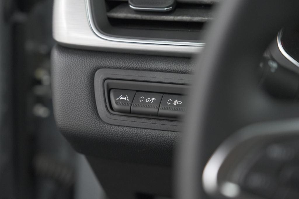 Renault Captur mild hybrid 140 intens | trekhaak | camera | apple carplay |
