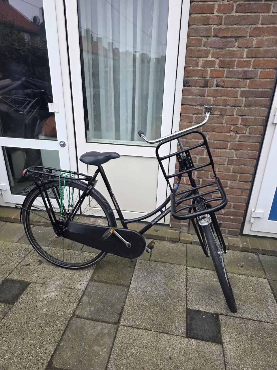 Dames fiets merk Lokomotief met trap rem achter-met voordrager-28 inch