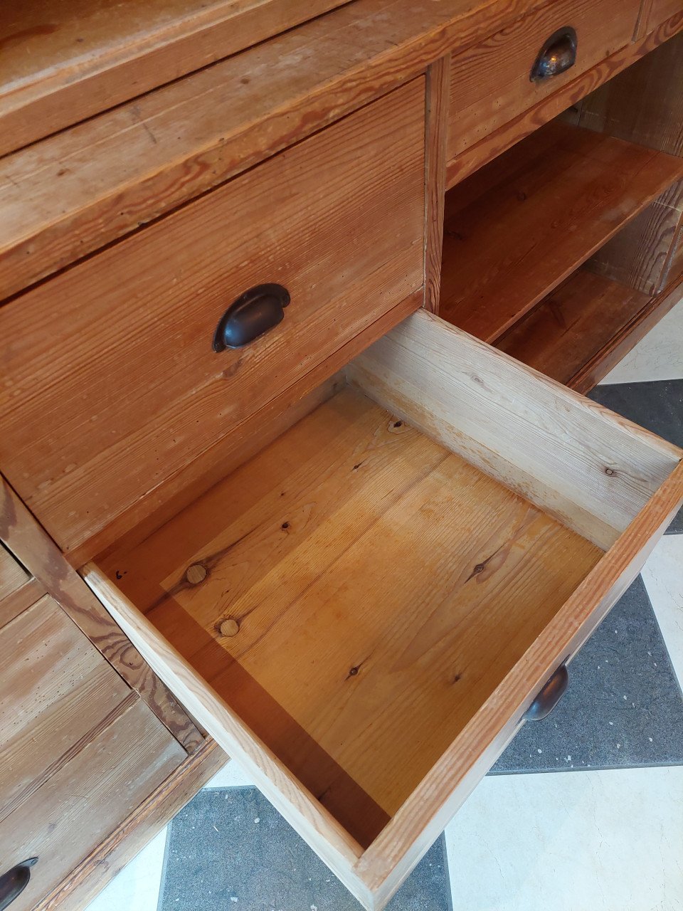 Antieke apothekerskast